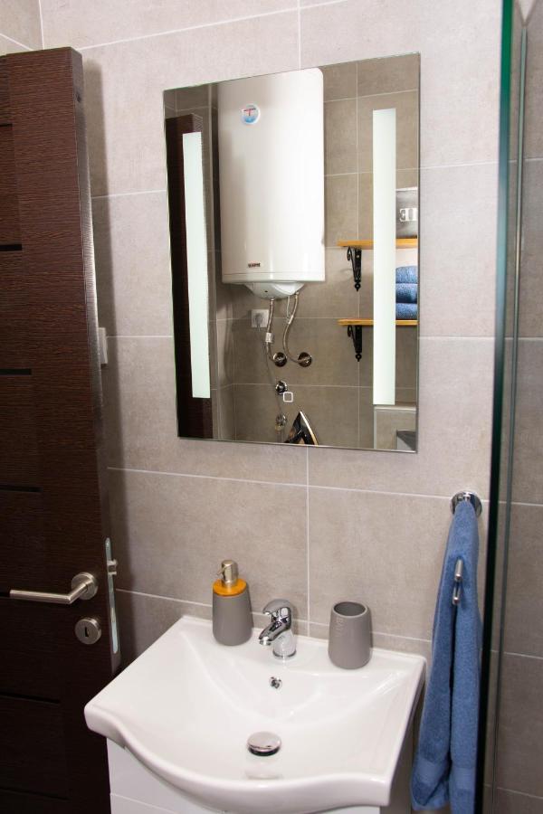 Laura Apartment ノヴィ・サド エクステリア 写真
